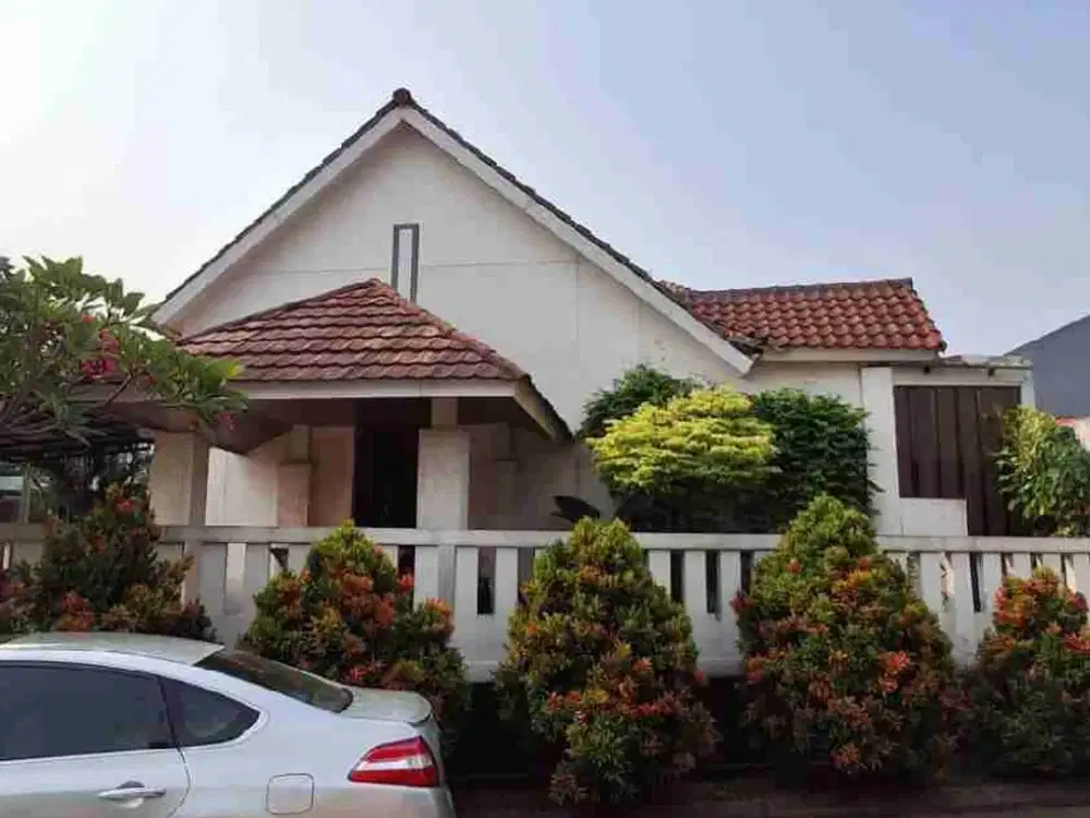 Di jual rumah siap huni asri cozy bebas banjir Bukit Golf Riverside Cibubur.