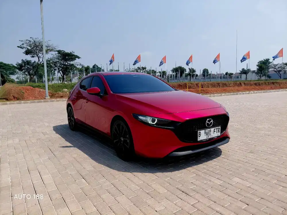 ( LOW KM )MAZDA 3 HATCHBACK IMPROVMENT TAHUN 2024