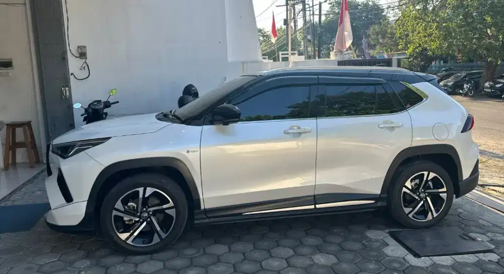 YARIS CROSS S 1,5  TSS HYBIRD 2023