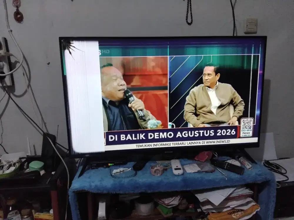 TV Samsung 38,5 Inch – Panel/LCD Retak – Mesin & Suara Normal
