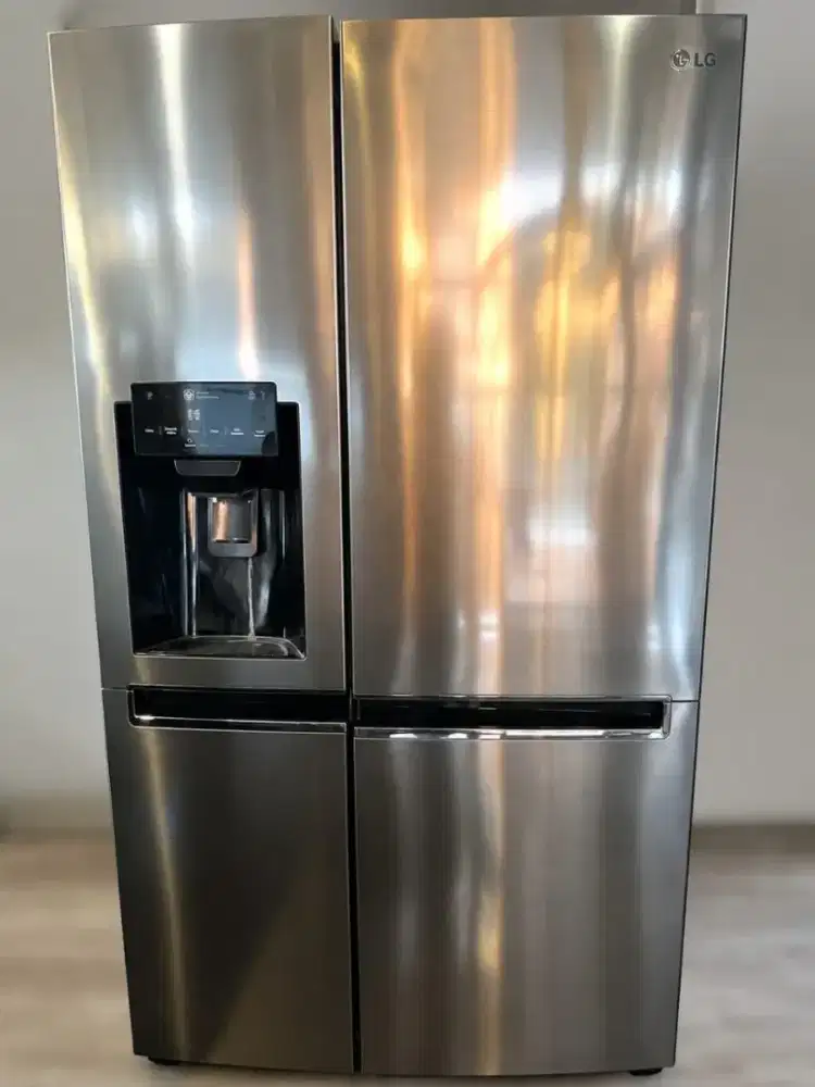 LG Kulkas Side-by-Side 687 L model - GC-L247SLLV