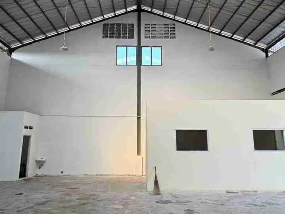 DISEWA CEPAT GUDANG BARU LUAS 180 M2 DI PINGGIR JL IMAM BONJOL KARAWACI KOTA TANGERANG