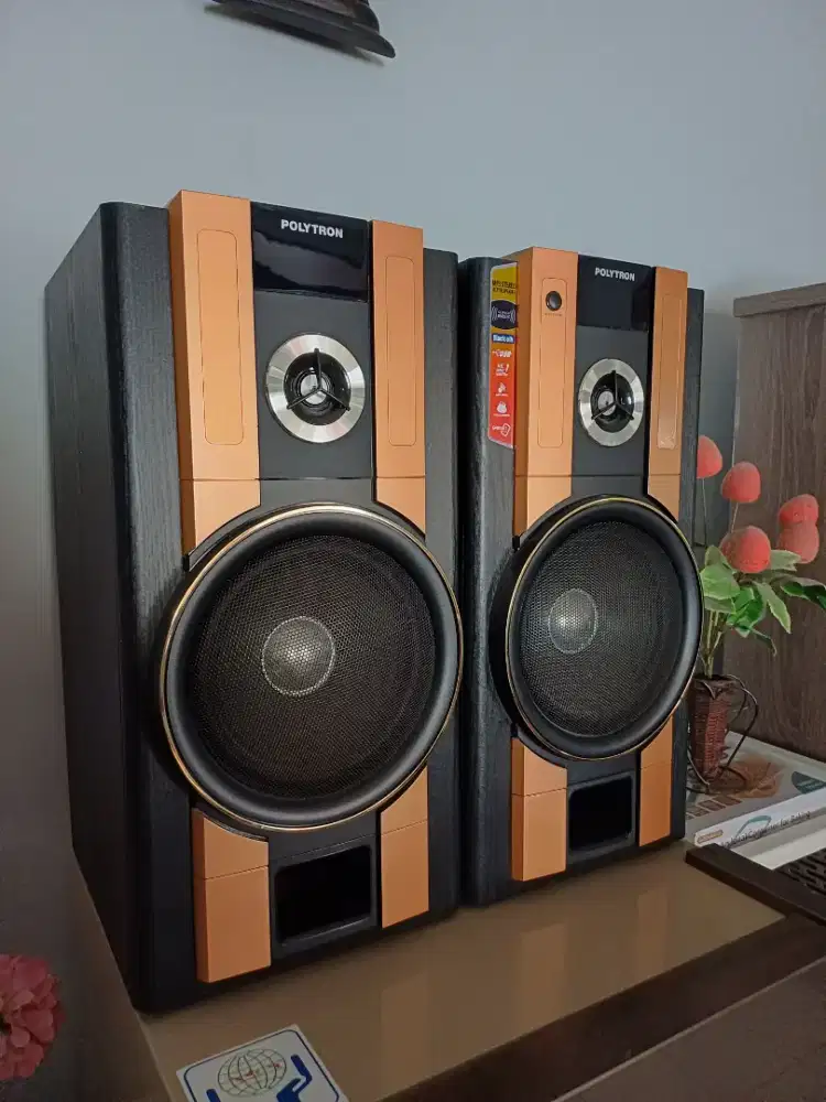 Polytron speaker aktif bluetoot.(fitur super bass..mulus jarangdi pake