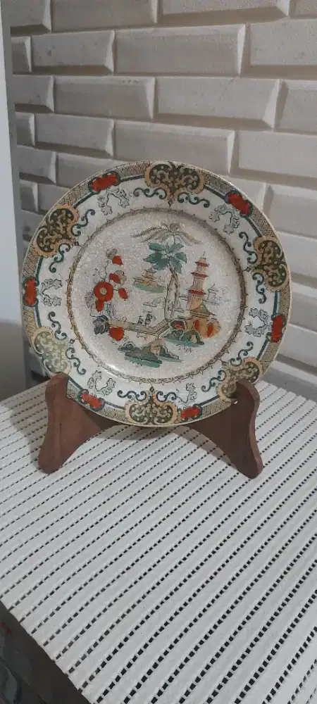 Piring mastricht polychrome antik tua