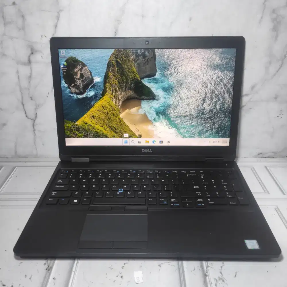 DELL LATITUDE 5590 i7-8650U RAM16/256 BISA UPDATE RAM/SSD