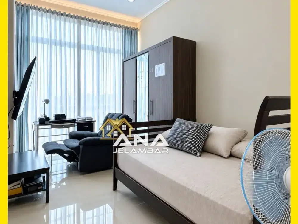 ANA RUMAH UK 5X15M SPLIT LEVEL DI KOMPLEK KAVLING POLRI JELAMBAR