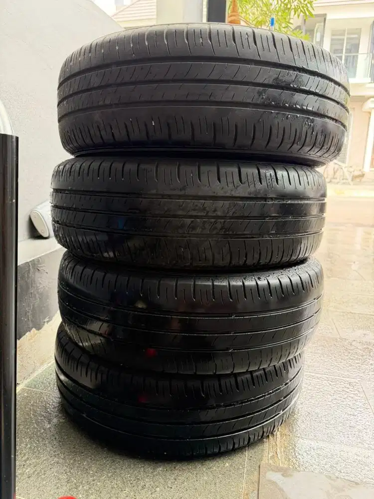 BEKAS - DUNLOP ENASAVE 205/65 R16