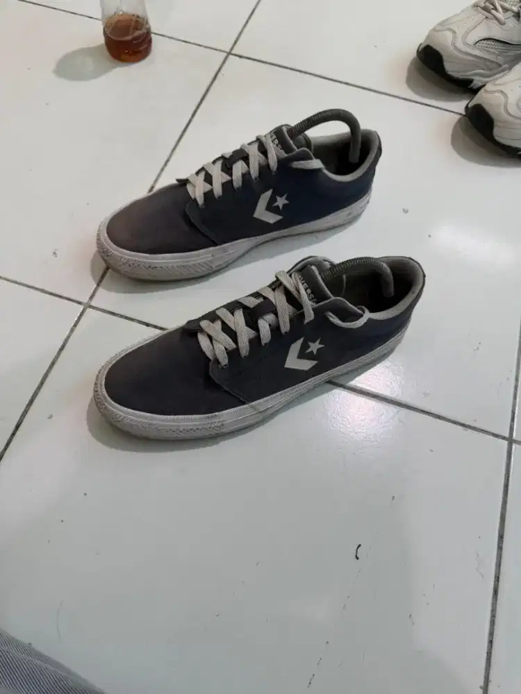 Sepatu converse original uk 42