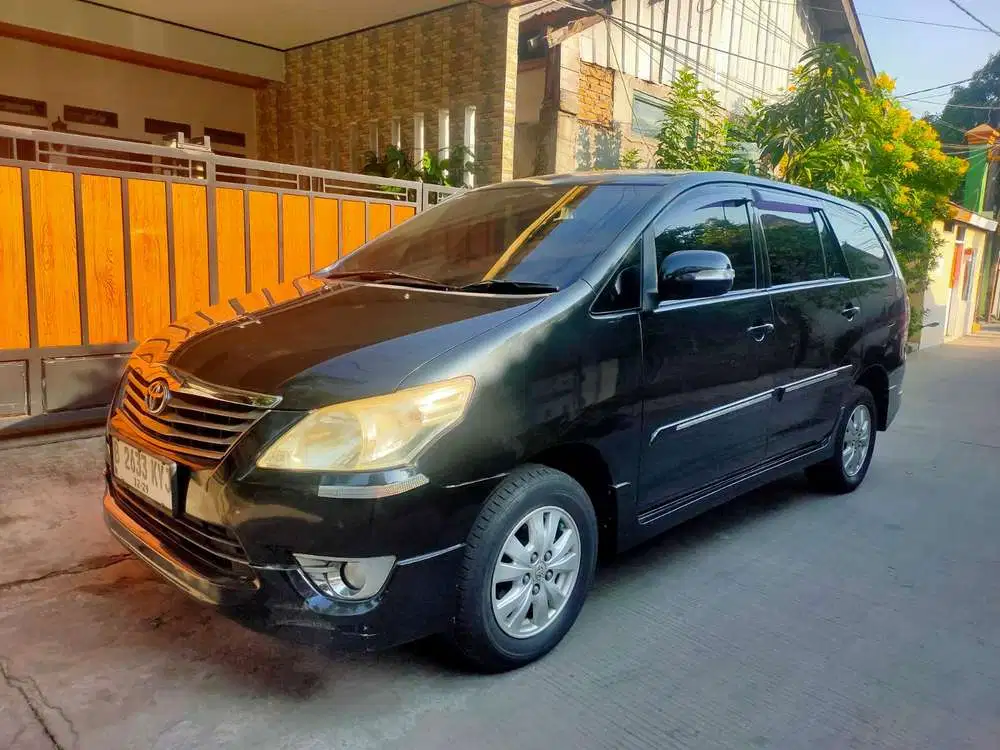 Toyota Kijang Innova 2011 Bensin