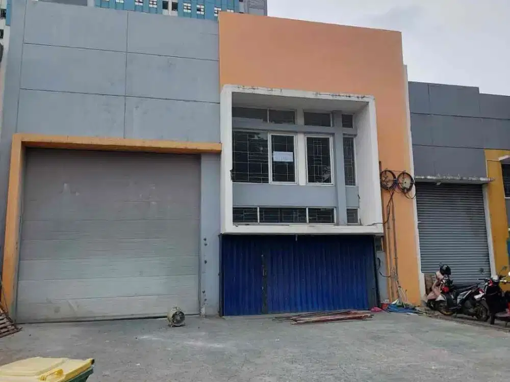 DISEWAKAN GUDANG 500 M² BIZPARK 2 CAKUNG -STRATEGIS UNTUK LOGISTIK & DISTRIBUSI