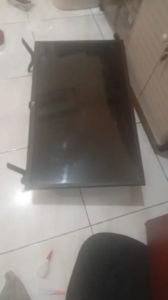 Dijual TV LG LED Smart 32 inchi.