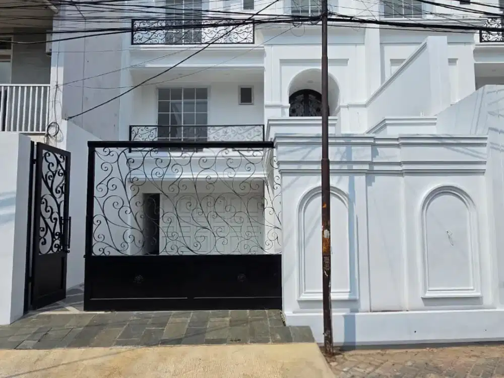 Rumah Mewah Baru Classic di Tebet Jakarta Selatan