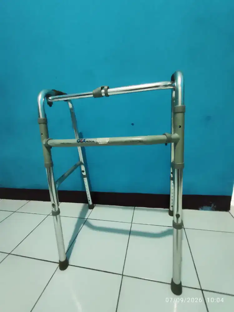 Walker GEAAlat bantu jalan