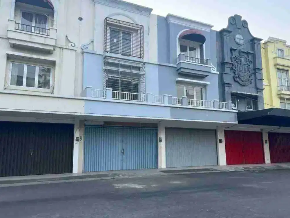 ruko lokaai ramai di bulevar hijau harapan indah bekasi