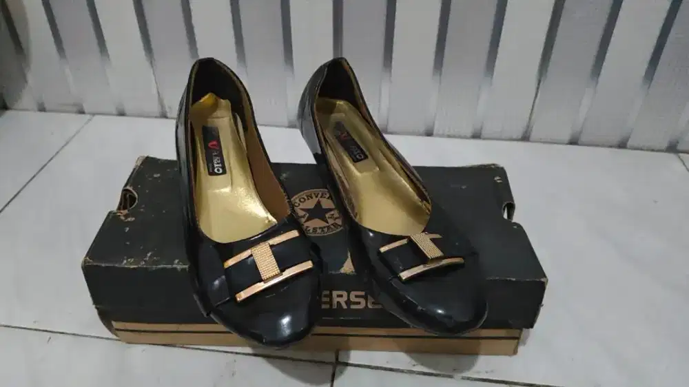 Sepatu Hak tinggi wanita (second tanpa kardus)