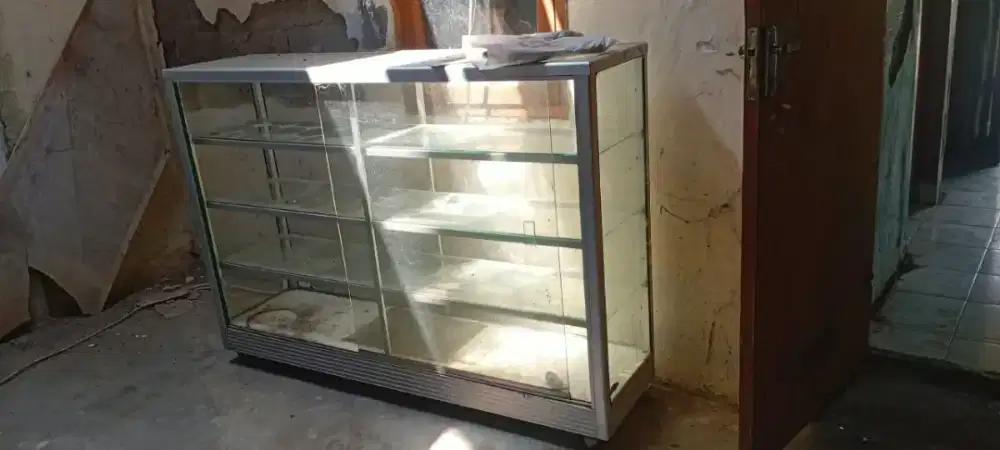 ETALASE WARUNG SEMBAKO
