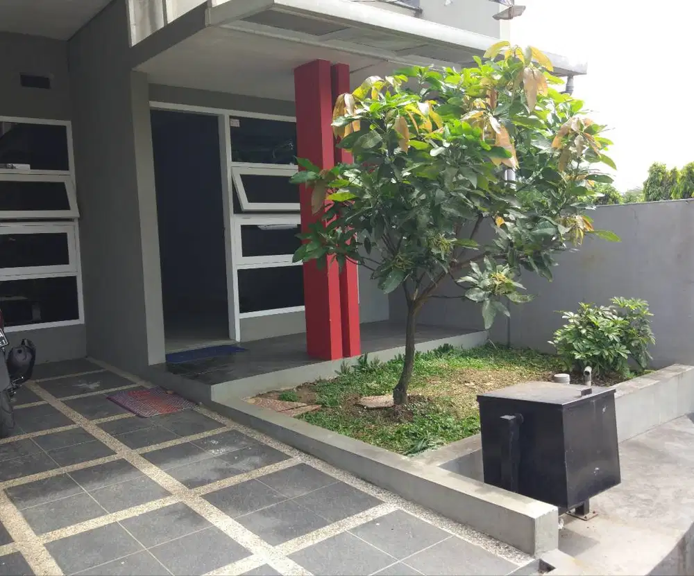 DISEWAKAN RUMAH DALAM KOMPLEKS ASRI, KOTA BANDUNG, SECURITY 24 JAM