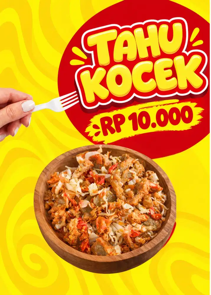 Karyawati jaga stand tahu kocek