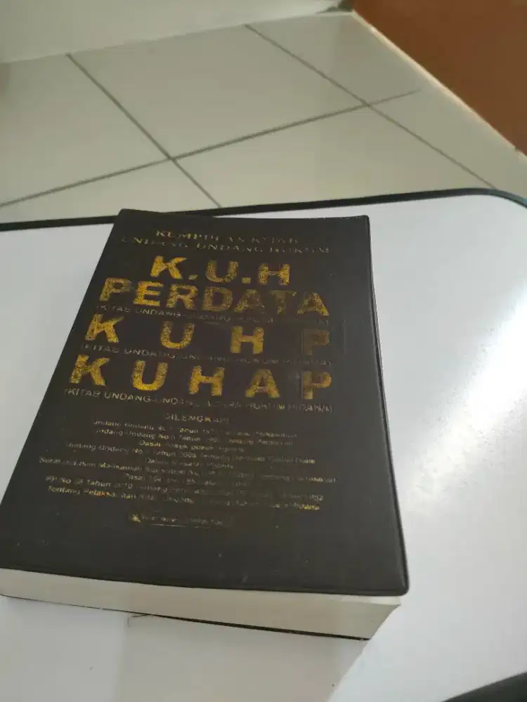 Dijual murah biar manfaat. Bukunya tebal banget mulus.