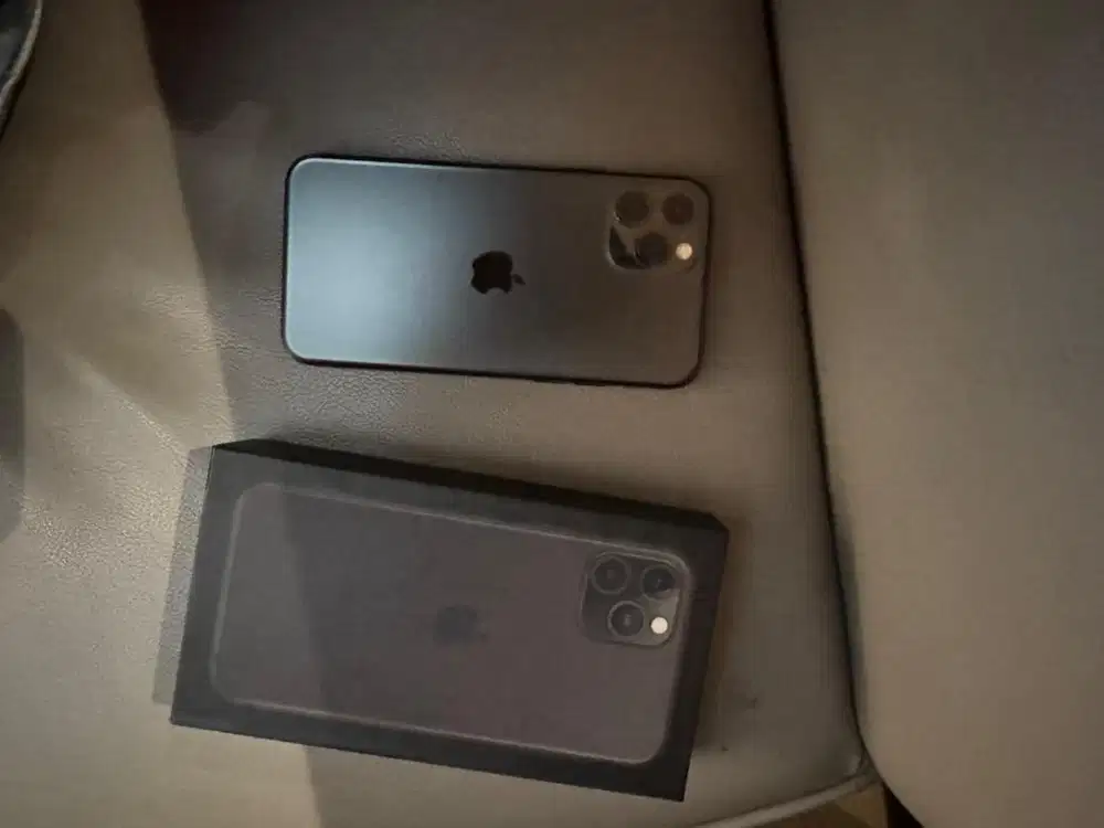 Iphone 11 pro 256gb batre juga 100% bawaan