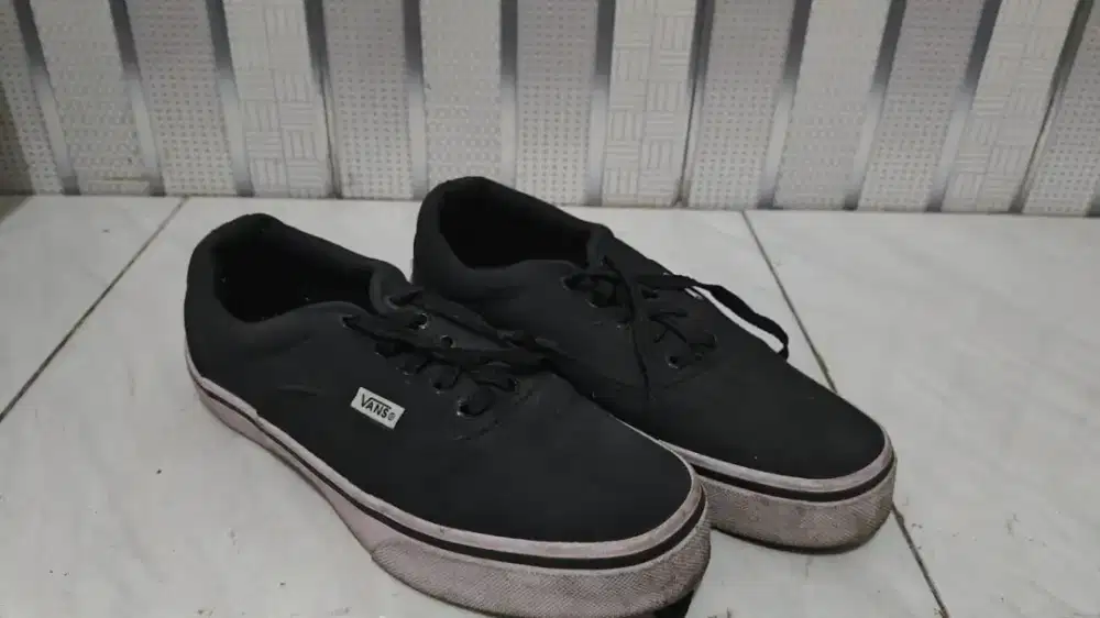 Sepatu Vans hitam putih second (tanpa kardus)