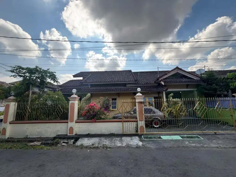 Rumah di Montong Batu layar dekat jalan pariwisata