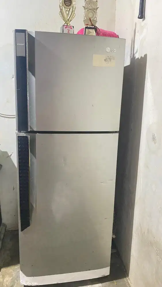 kulkas dua pintu