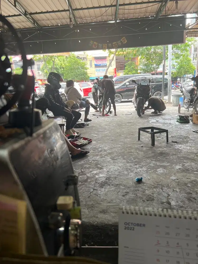 dicari karyawan toko dan mekanik