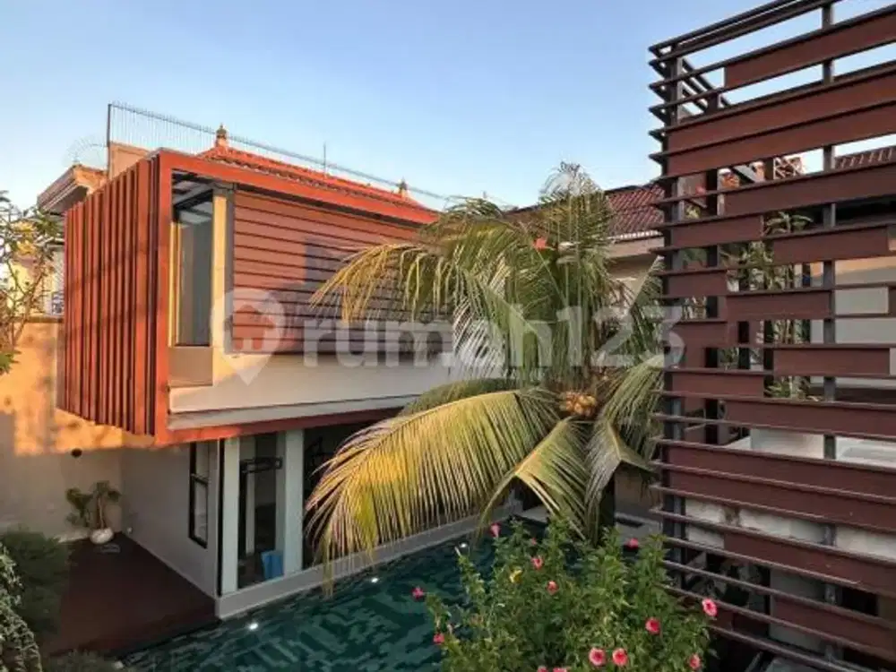Villa Minimalis Mewah Modern Tropical Denpasar Barat