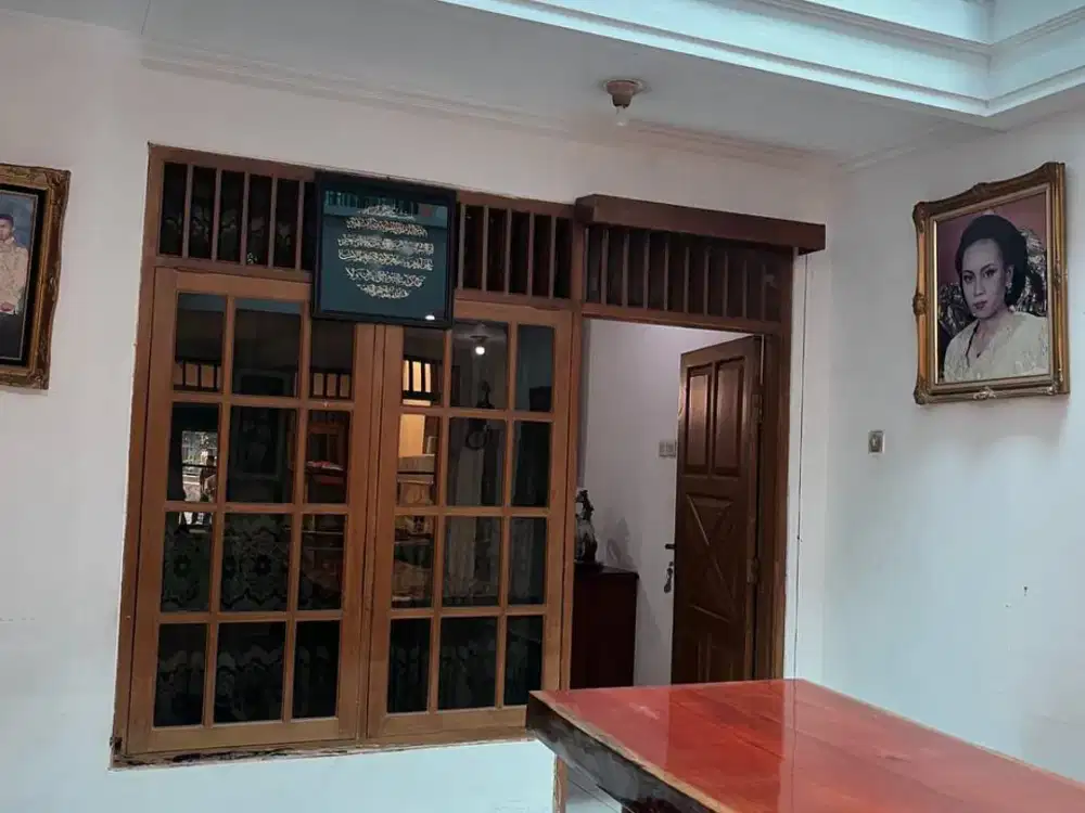 Punya 6 Kamar & Siap Huni! Hunian Strategis Dekat Tol