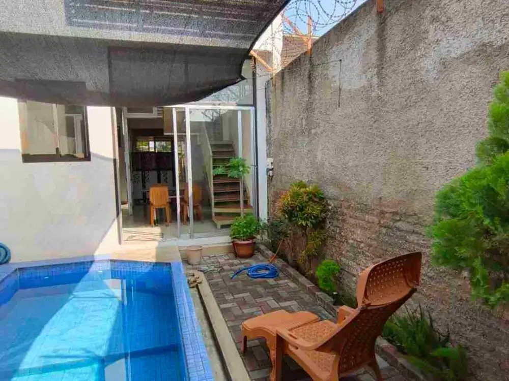 Rumah ada kolam renang arcamanik siap huni full furniture dekat dengan spot jabar