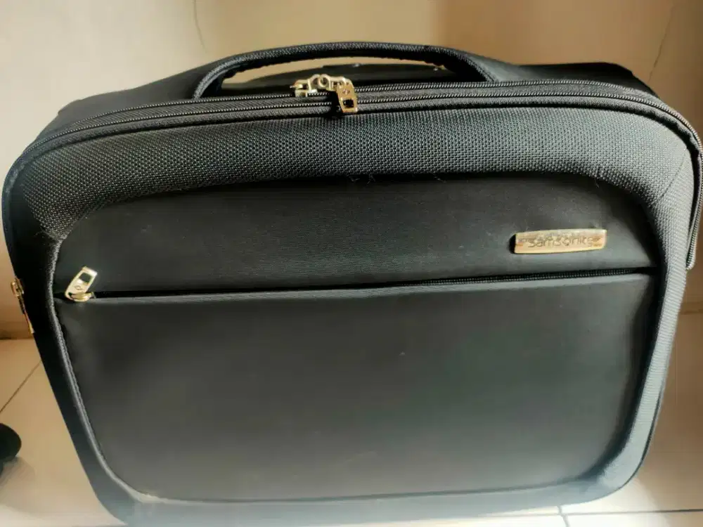 Koper Samsonite rolling Tote 18 inch Blite