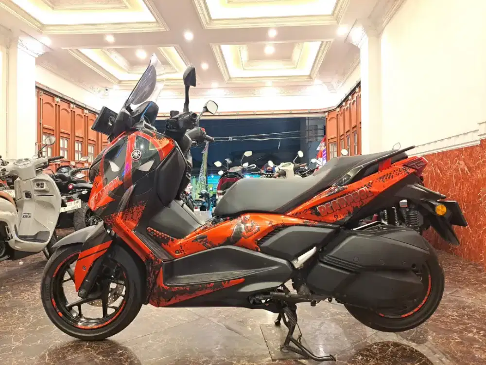 HUB.KIKI YAMAHA XMAX 250 CONECTED 2023 KM.RENDAH BISA TUKARTAMBAH