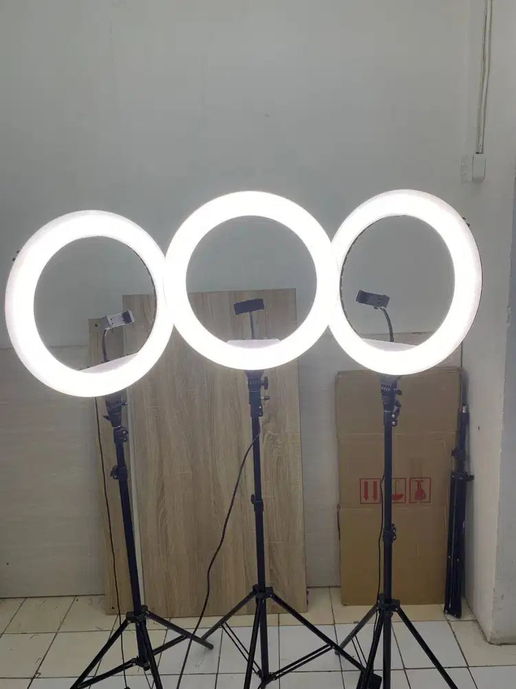 Dijual Ring Light LED Premium – Terang, Stabil & Mudah Dibawa
