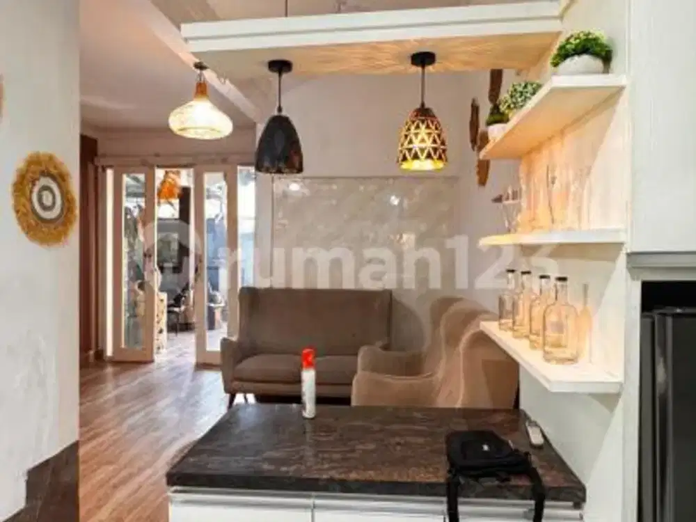 Rumah Lantai 2 Area Jalan Gunung Athena Denpasar Barat