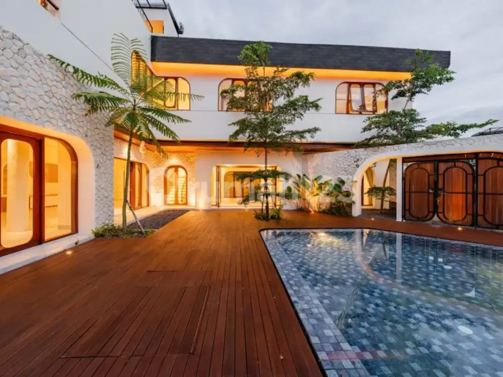 Commercial Villa For Sale & Long-Term Lease Zona Pariwisata