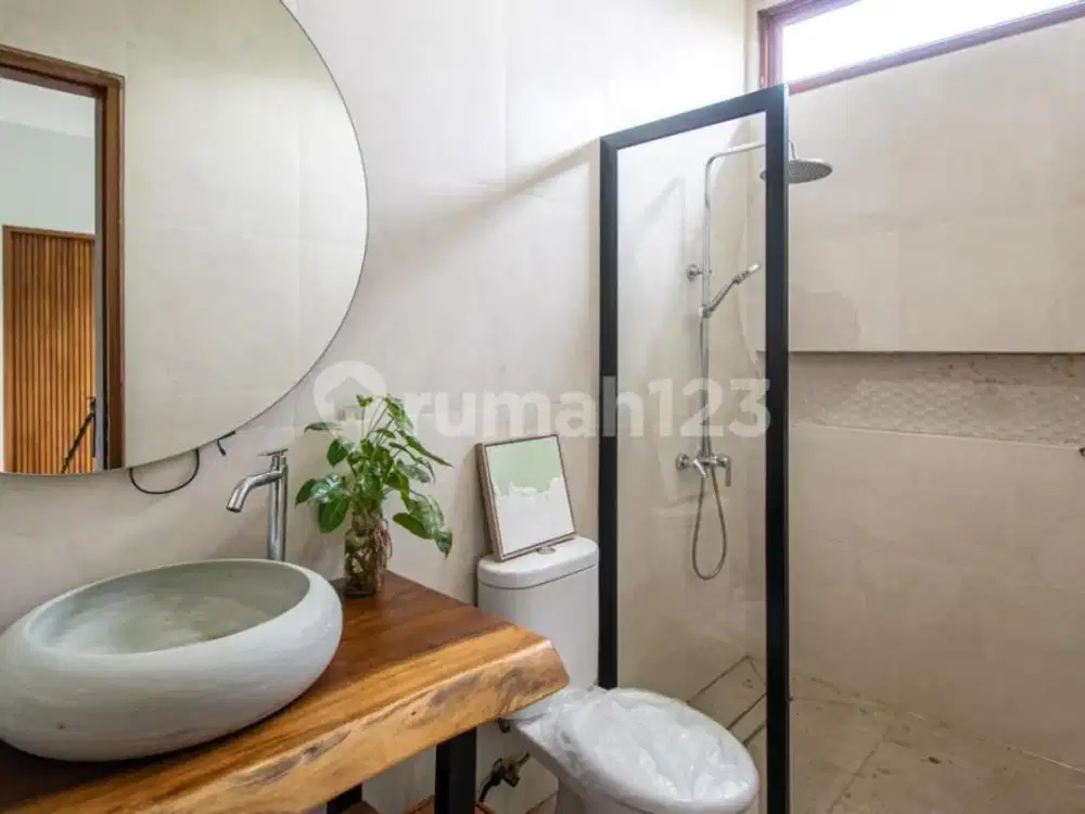 Investasi Villa Terbaik dengan Konsep Open Living Berbalkon Luas