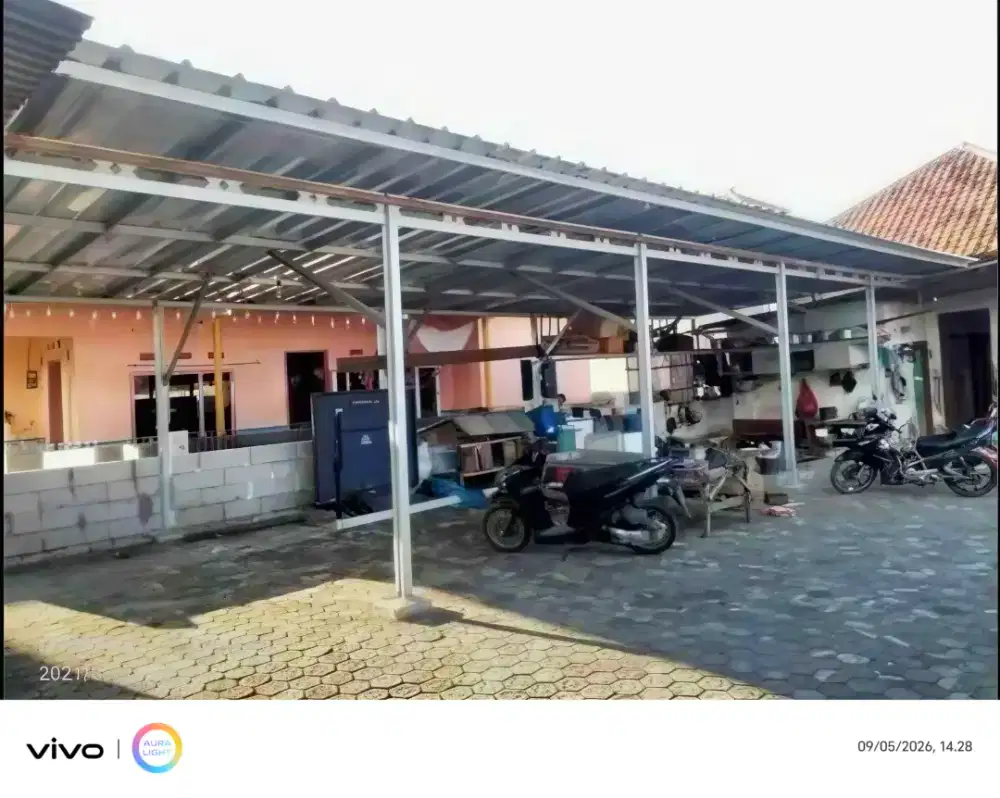 Kanopi baja ringan dan garasi