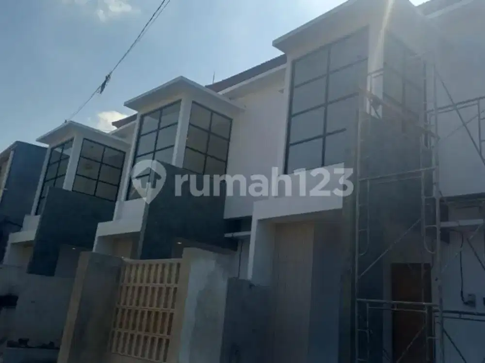 Rumah Brand New Lantai 2 Area Denpasar Barat