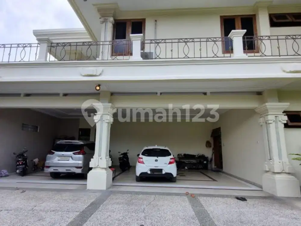 Rumah Mewah dengan Halaman yang Sangat Luas Denpasar Timur