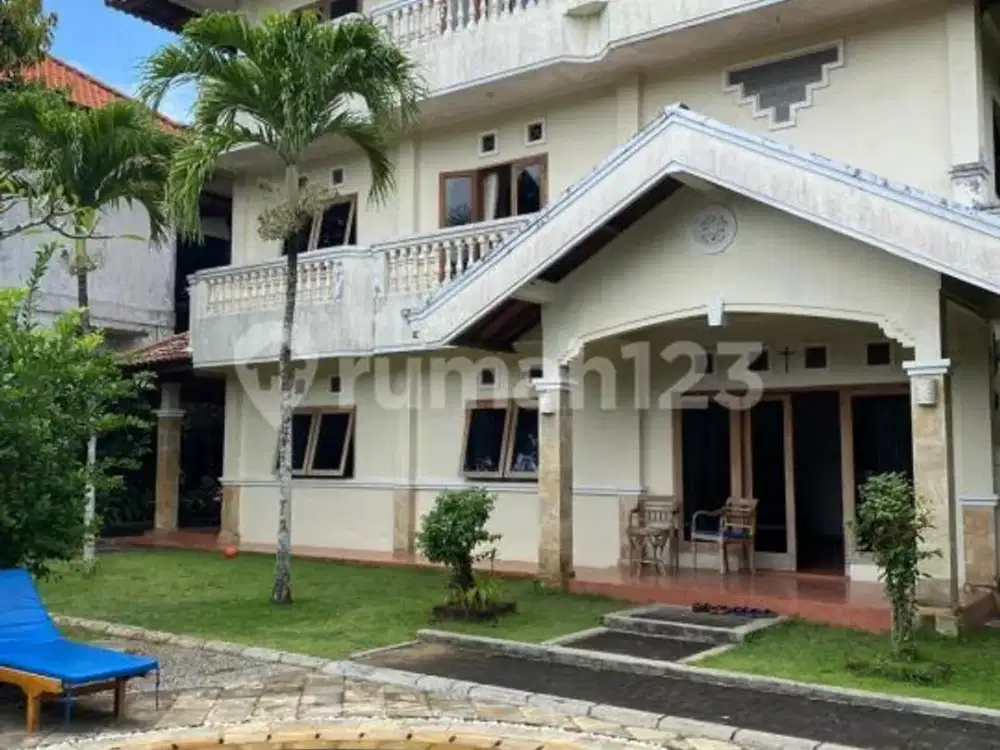 Dijual Villa 3 Lantai Full Furnished View Ocean dan Jalan Tol
