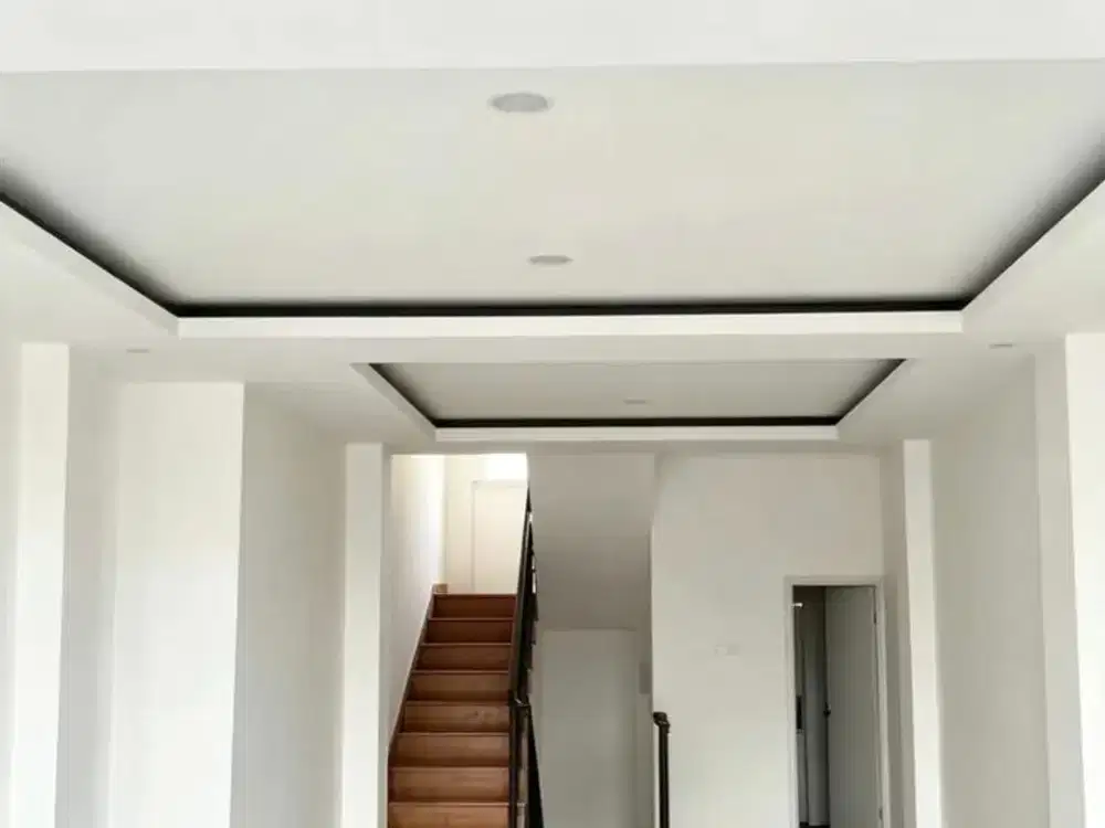DIJUAL Ruko Baru 4 Lantai yang Strategis menghadap Jalan Raya Jatiwaringin