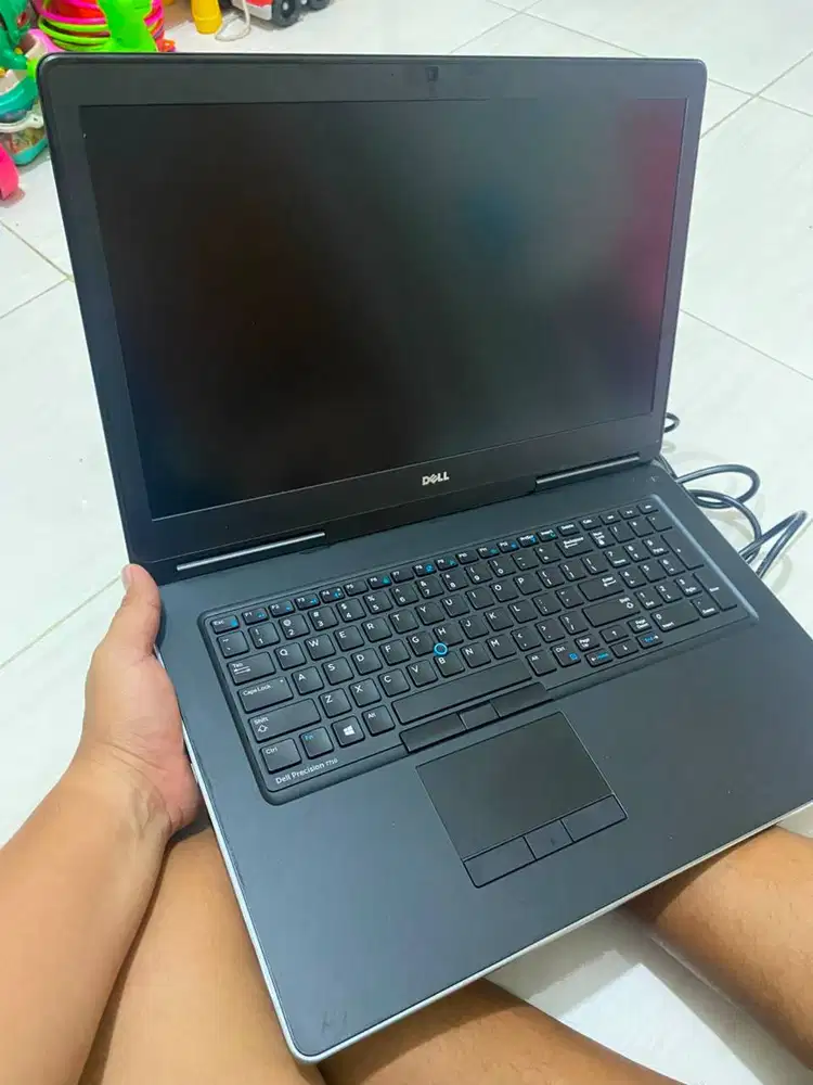 LAPTOP DELL PRECISION 7710