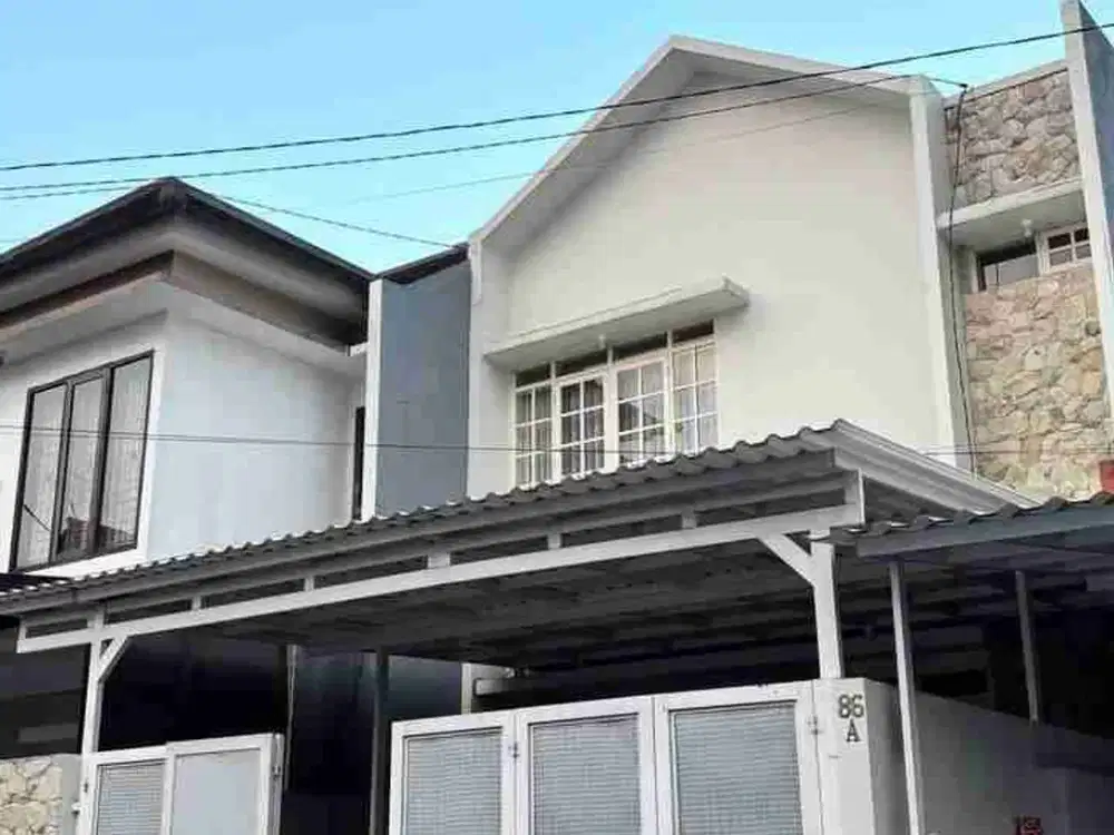 Rumah SEMI Furnished Disewakan di Komplek Antapani Tengah dekat Jl Ters Jakarta LB 220 harga sewa 95 Juta / tahun