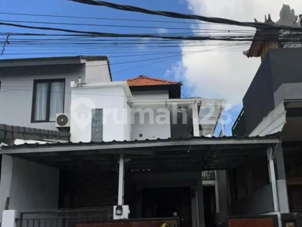 Rumah Modern Lingkungan Perumahan Cocok untuk Keluarga