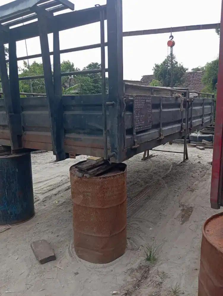 Di cari Tukang las pengalaman buat bak truk dropside borongan surabaya