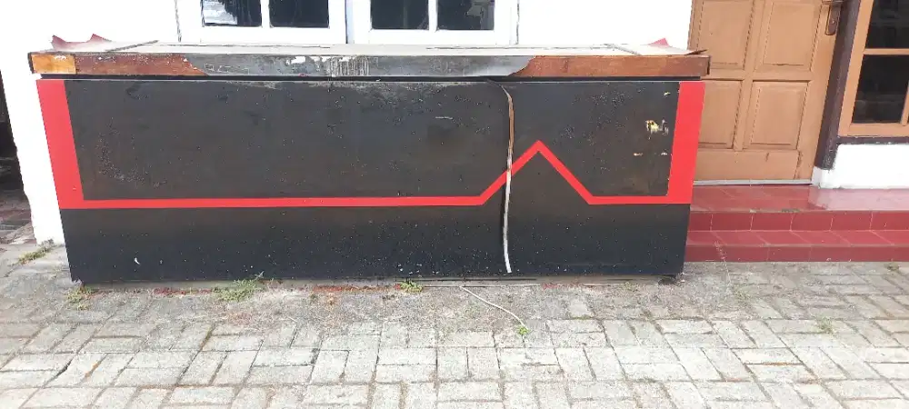 Meja bekas warung sembako