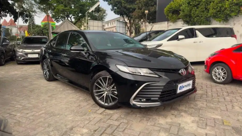 DP MURAH Toyota Camry 2.5 V Bensin-AT 2022  CUAIB
