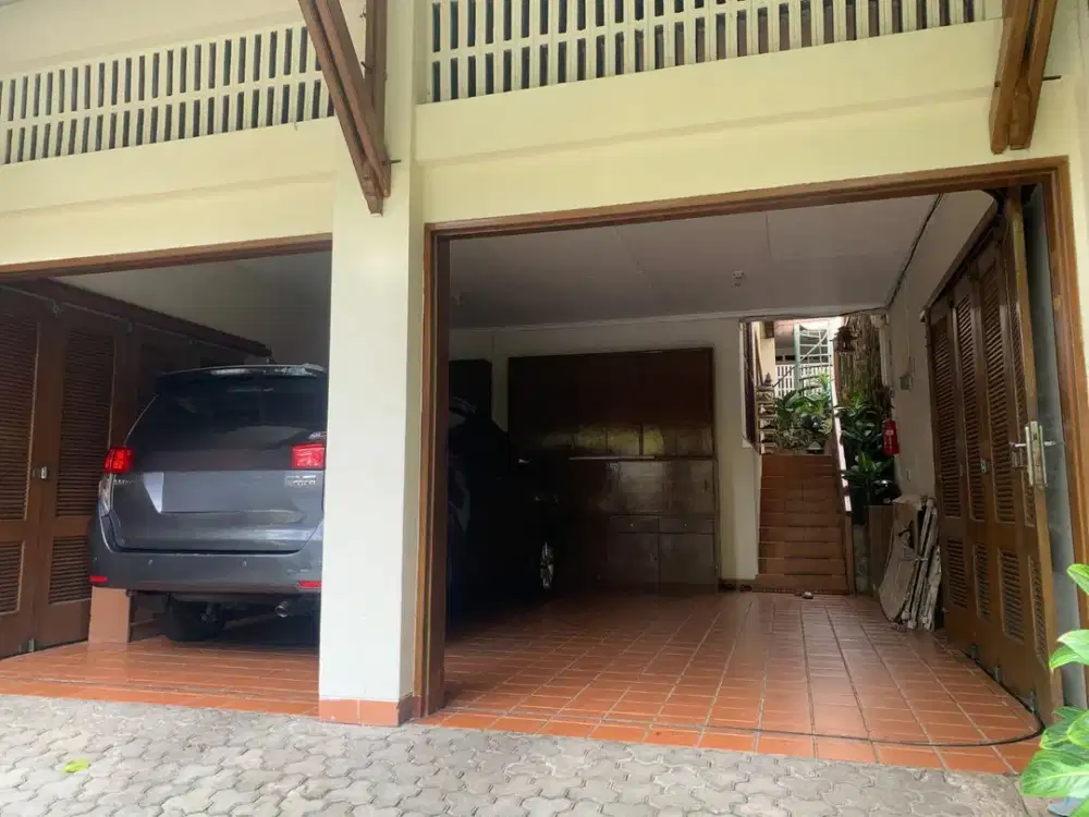 Dijual Beautiful Clasic House di Komplek Gegerkalong Permai