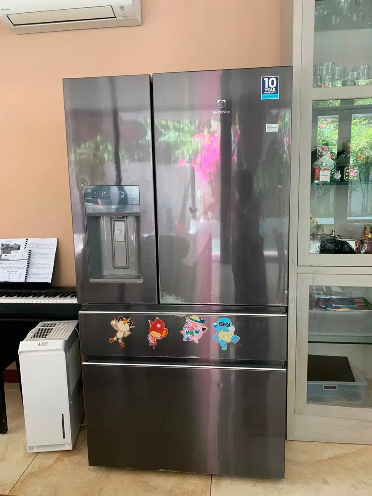 Electrolux EHE6879A French Door Refrigerator 617L